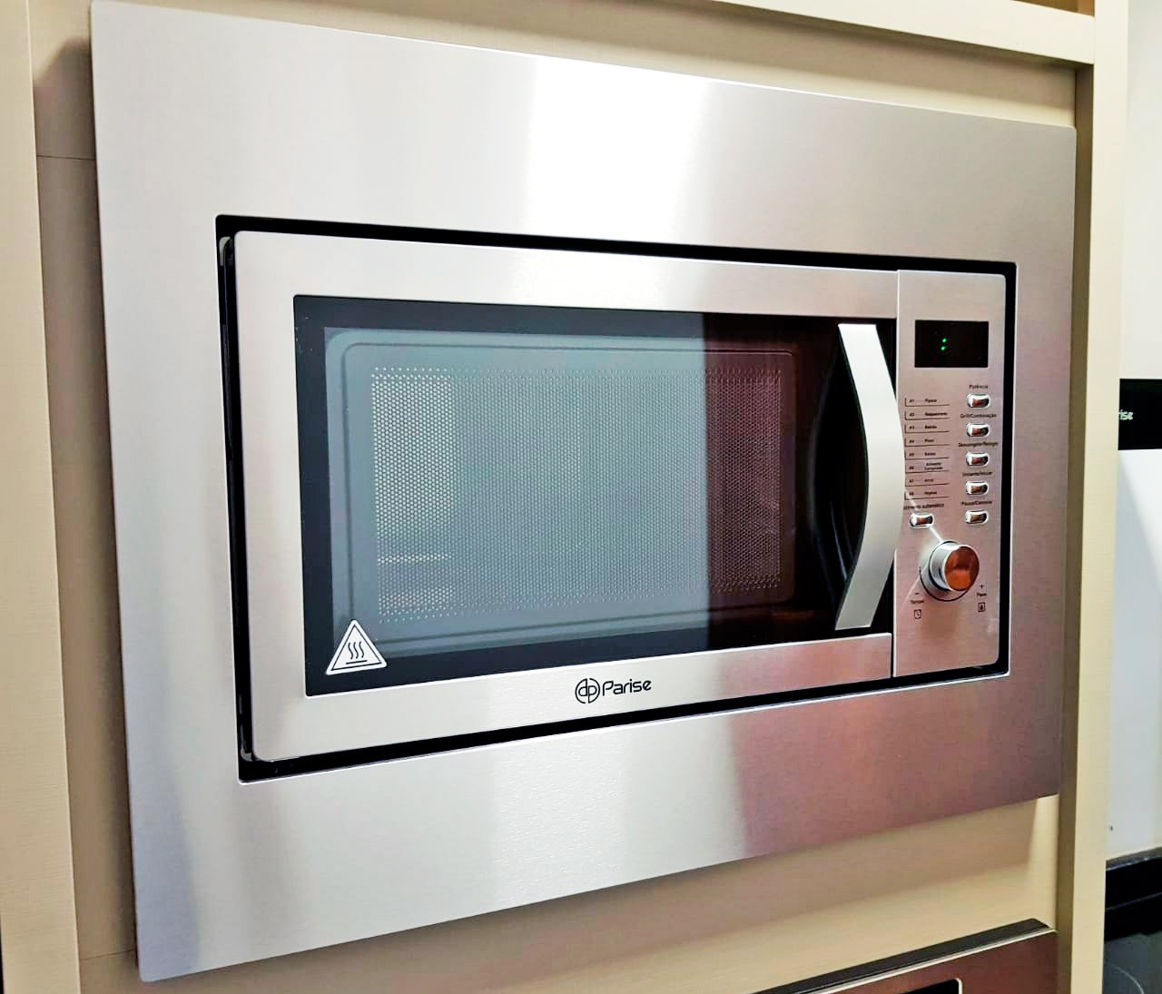 HORNO MICROONDAS UG-25L 220V. 60HZ.